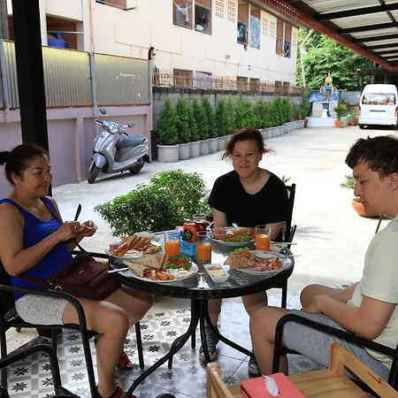 Siri Guesthouse Ayutthaya Extérieur photo