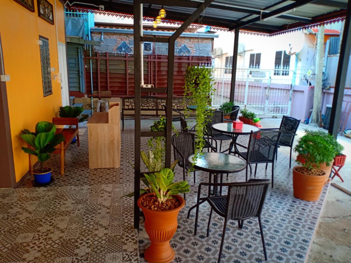 Siri Guesthouse Ayutthaya Extérieur photo
