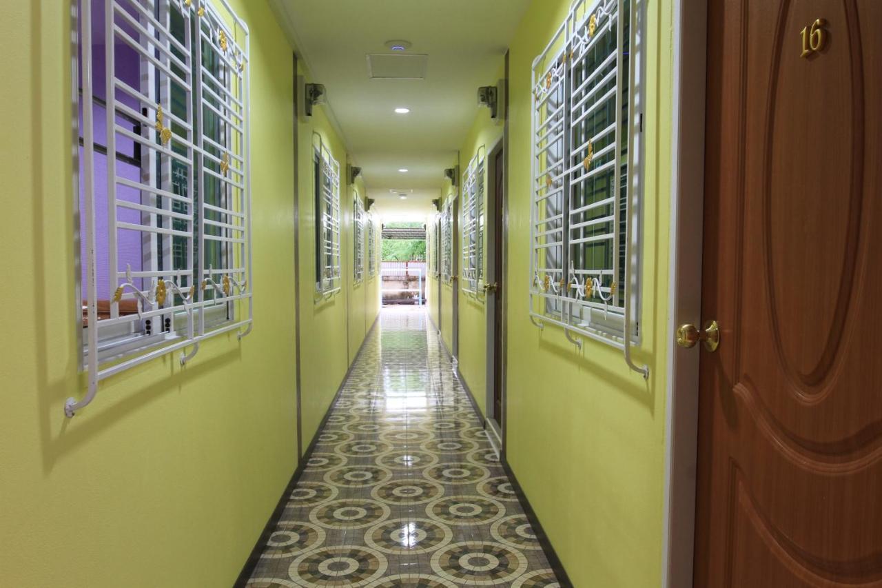 Siri Guesthouse Ayutthaya Extérieur photo