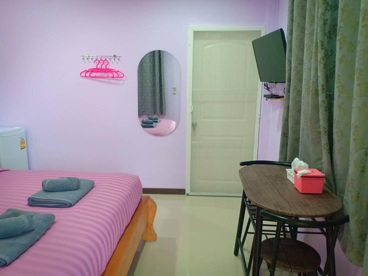 Siri Guesthouse Ayutthaya Extérieur photo