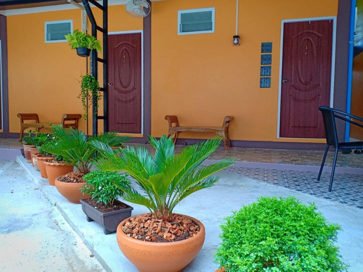 Siri Guesthouse Ayutthaya Extérieur photo