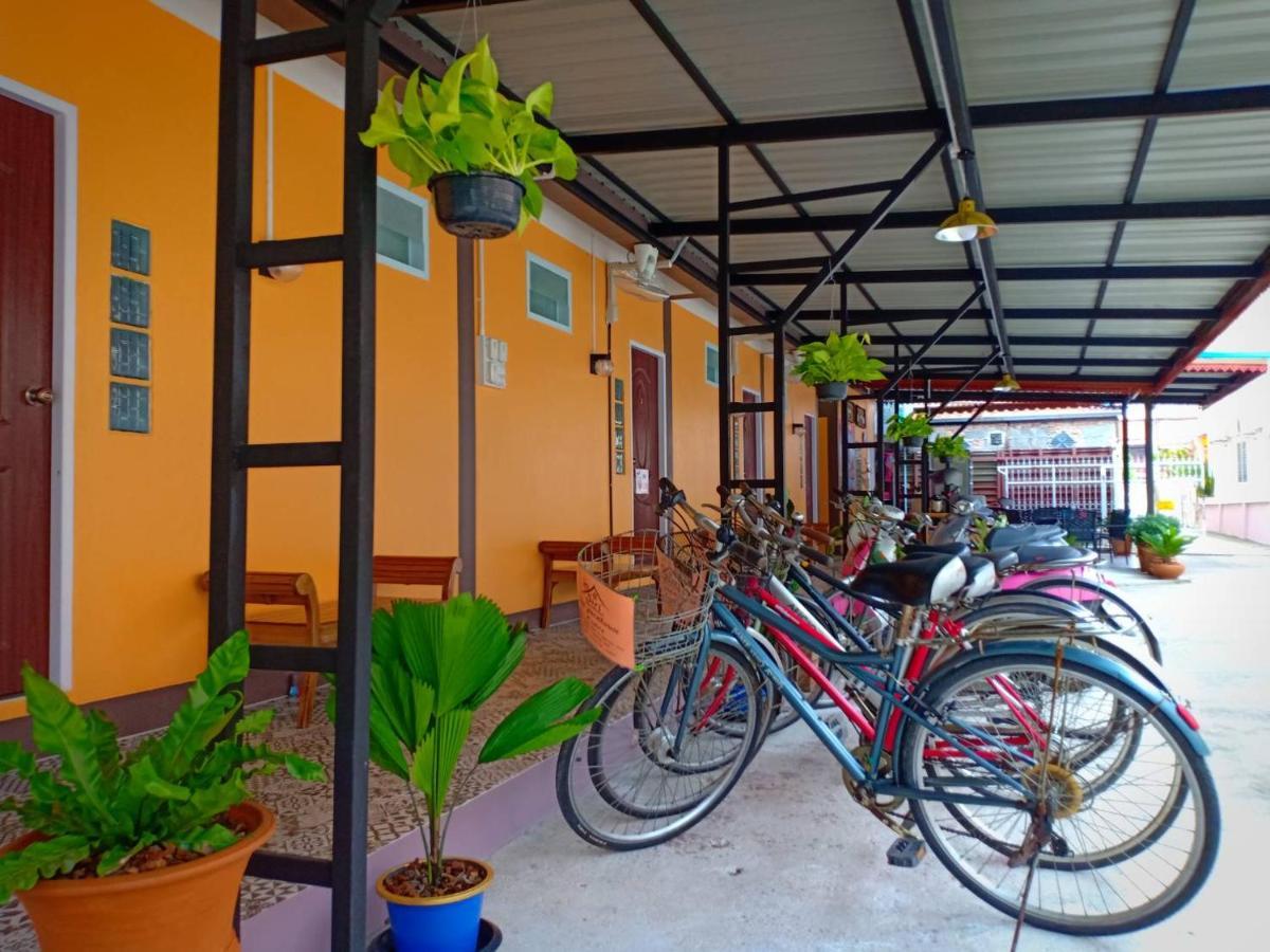 Siri Guesthouse Ayutthaya Extérieur photo