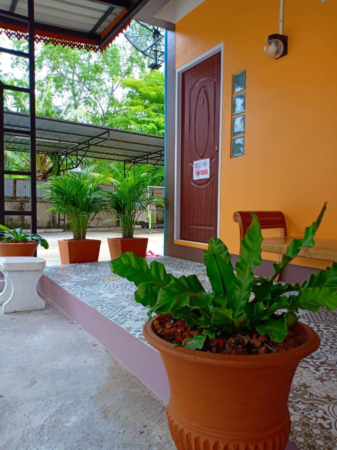 Siri Guesthouse Ayutthaya Extérieur photo