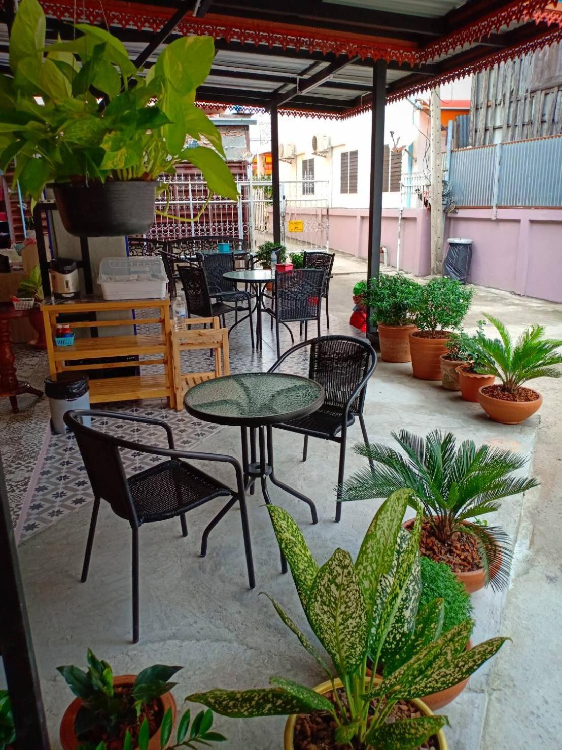 Siri Guesthouse Ayutthaya Extérieur photo