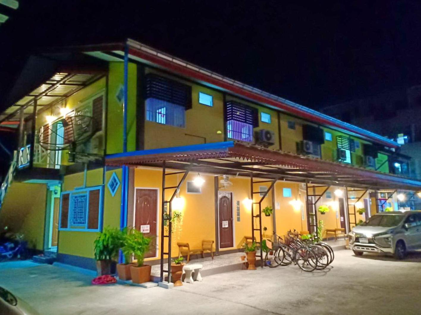 Siri Guesthouse Ayutthaya Extérieur photo