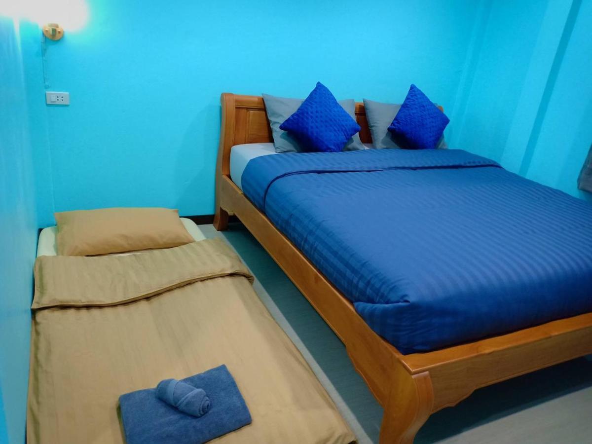 Siri Guesthouse Ayutthaya Extérieur photo