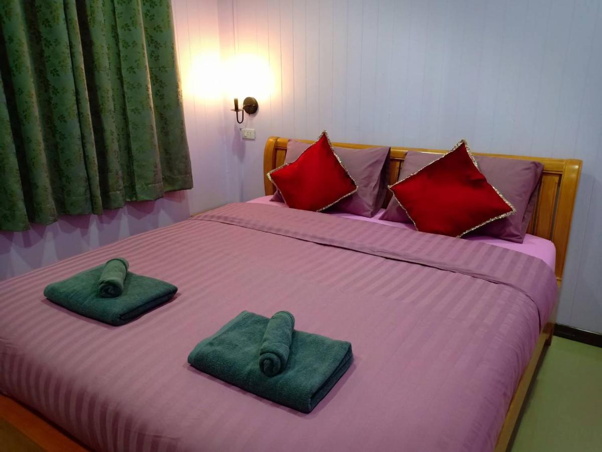 Siri Guesthouse Ayutthaya Extérieur photo