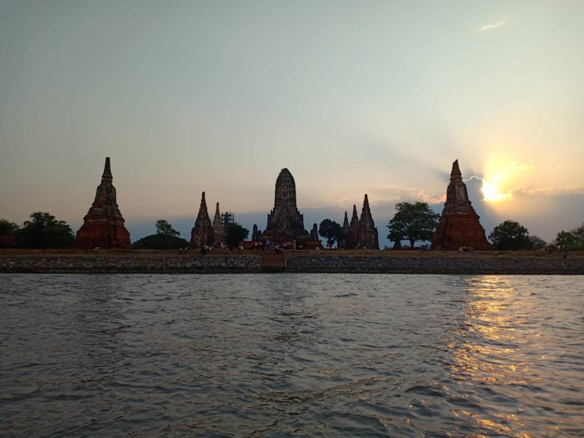 Siri Guesthouse Ayutthaya Extérieur photo